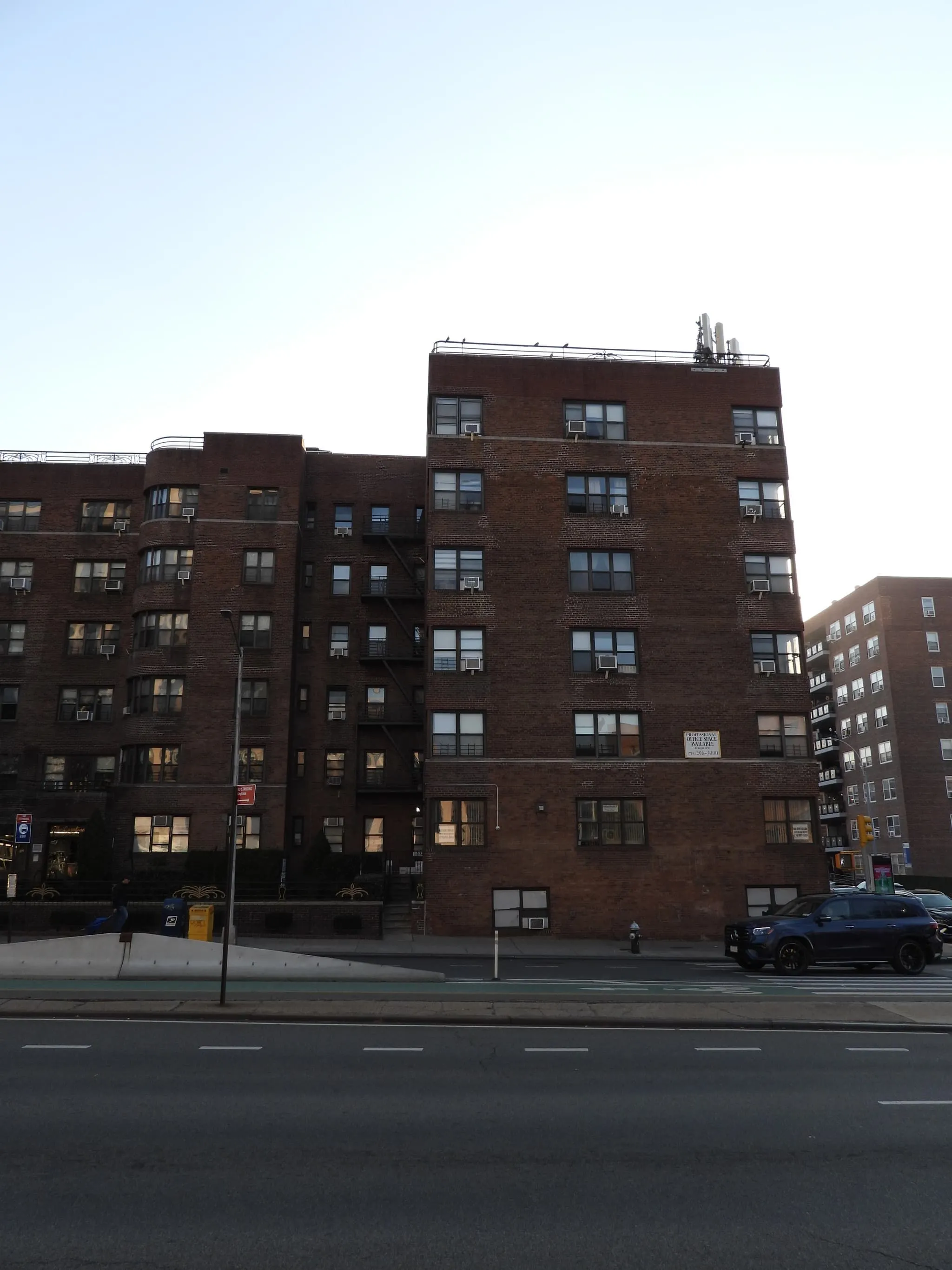 Queens Boulevard Mixed-Use Commercial Roof Replacement — Building Overview