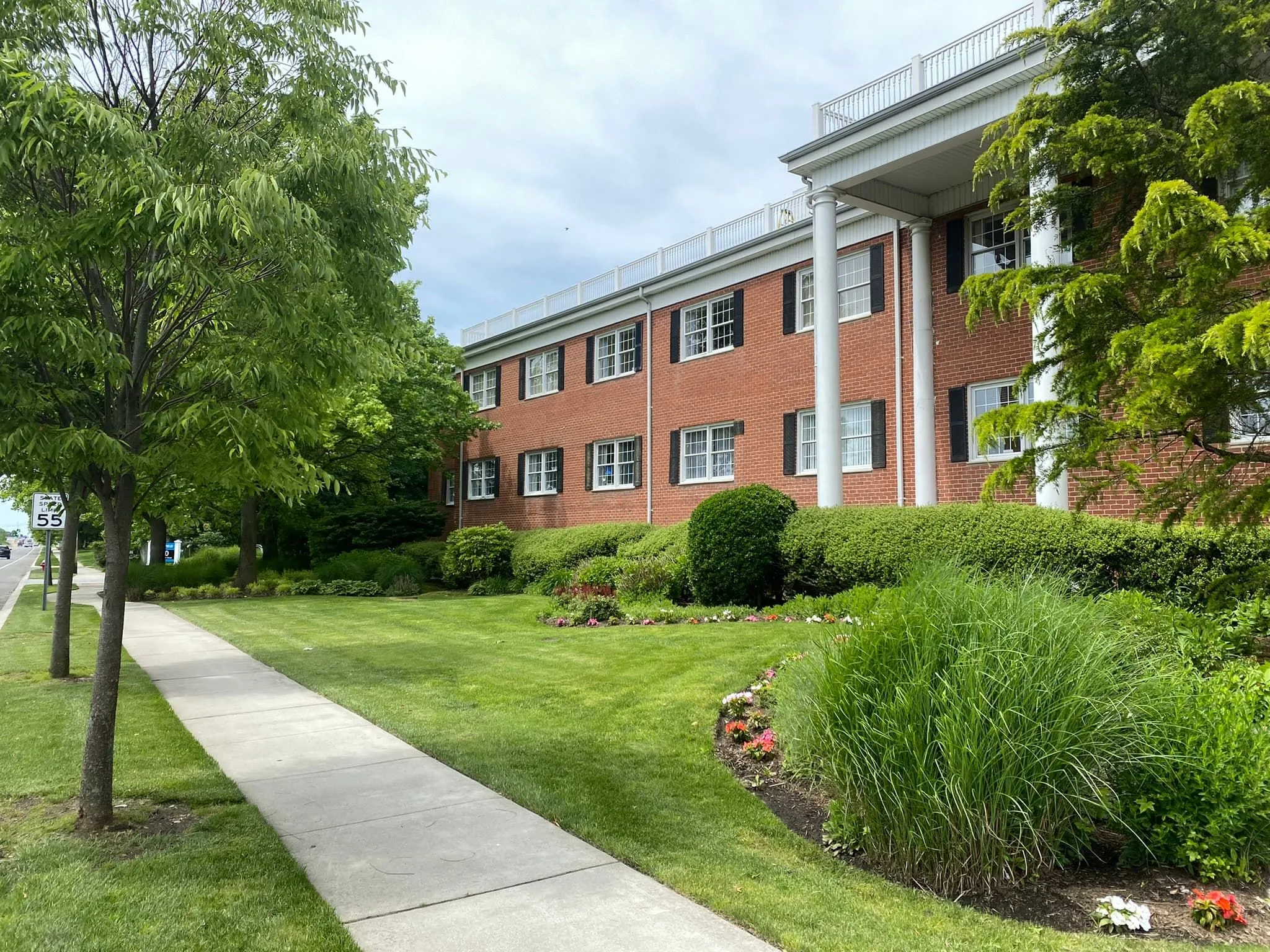 1960s Melville 57,000 SF Commercial Office Facade Retrofit — Building Overview