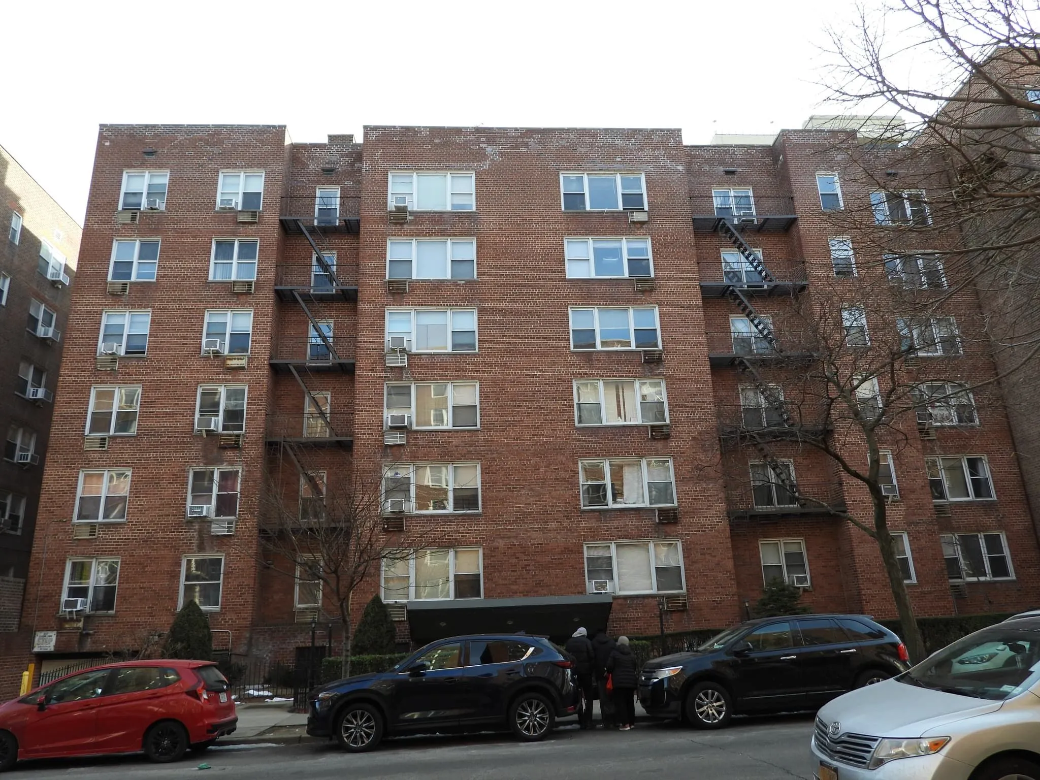 Forest Hills Residential Roof Replacement — Building Overview